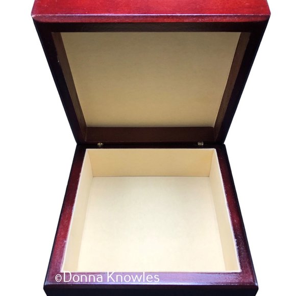 NWOT Memory Box, Jewelry Box, Keepsake, Abstract - Picture 5 of 10